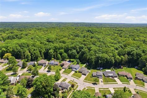 1633 Windsor Drive Mayfield Heights OH 44124