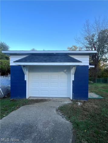 2595 Nesmith Lake Boulevard Akron OH 44314