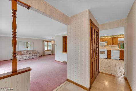 6524 Brookhill Drive Garfield Heights OH 44125