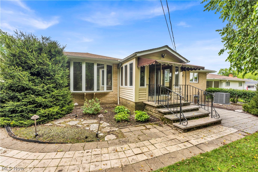 6524 Brookhill Drive Garfield Heights OH 44125