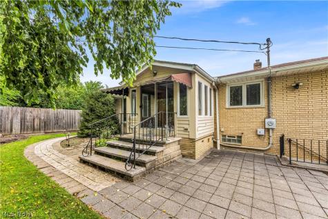 6524 Brookhill Drive Garfield Heights OH 44125