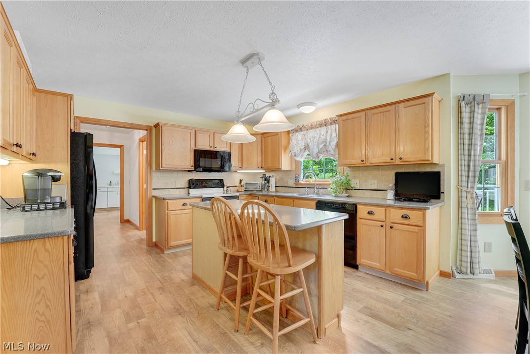 17800 Settlers Trail Chagrin Falls OH 44023