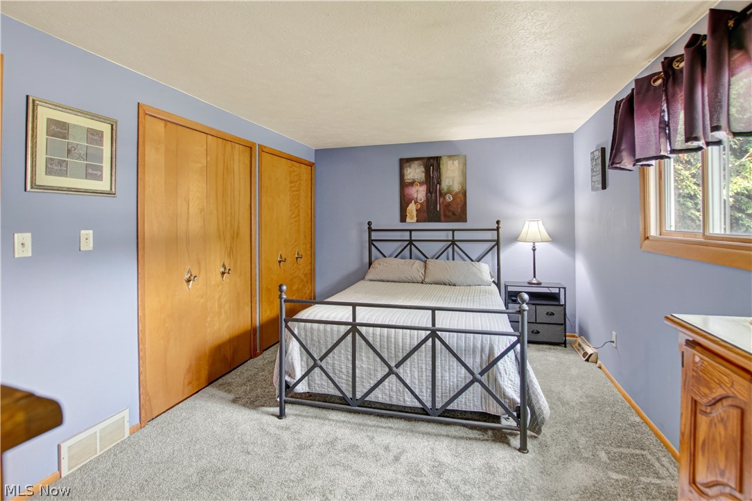 7005 Edgecliff Drive Parma OH 44134