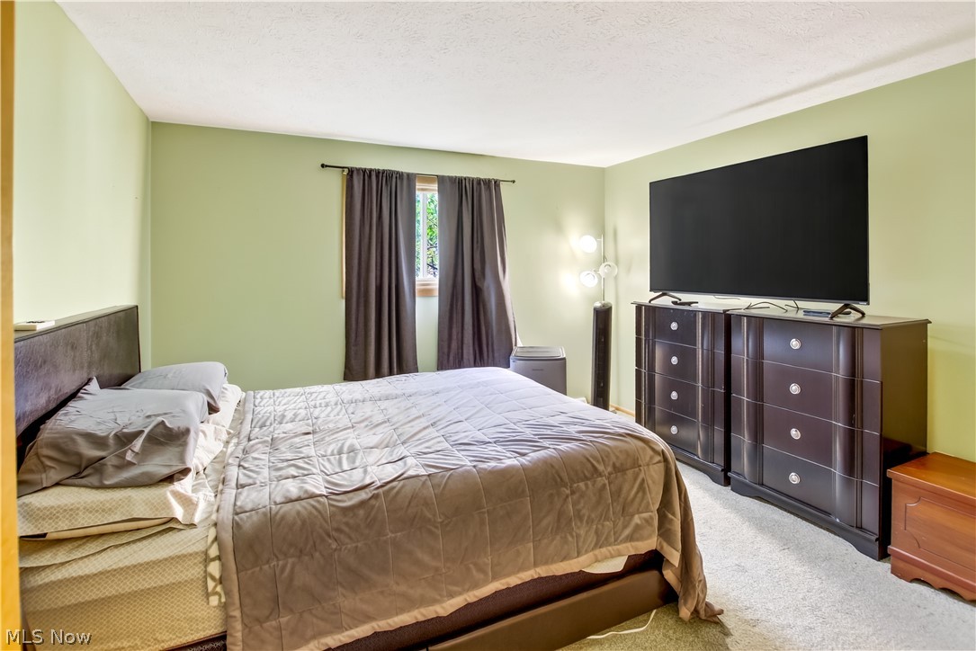 7005 Edgecliff Drive Parma OH 44134