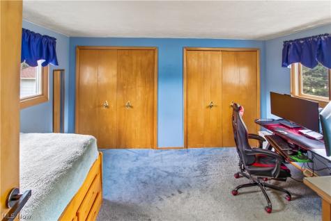 7005 Edgecliff Drive Parma OH 44134