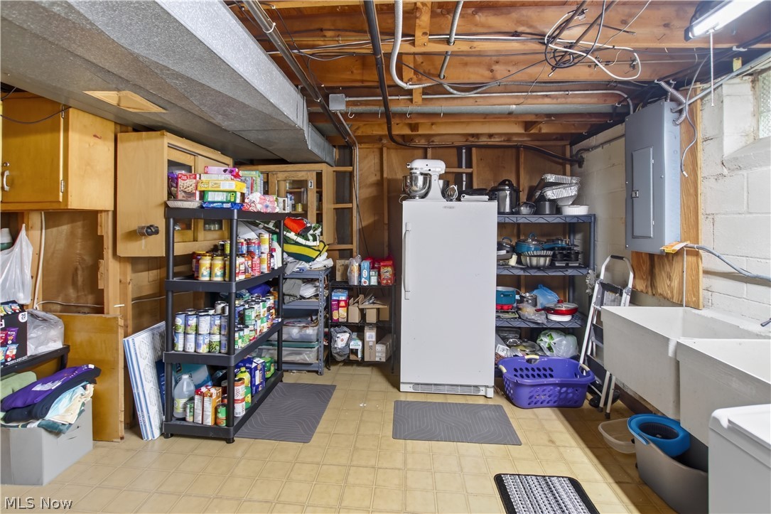 7005 Edgecliff Drive Parma OH 44134