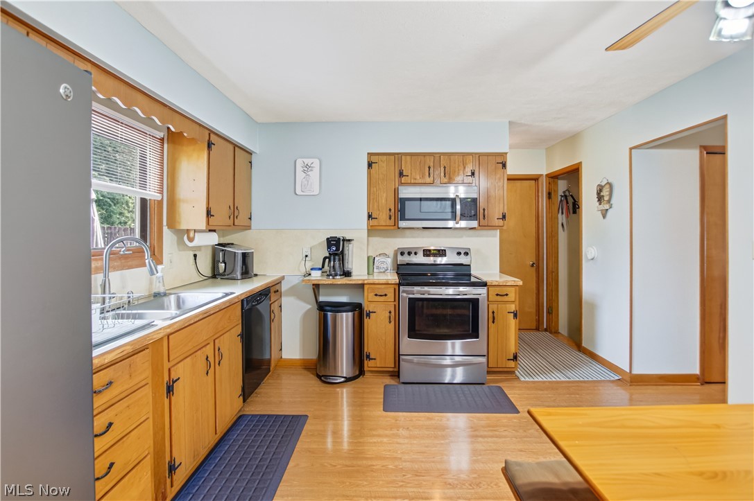 7005 Edgecliff Drive Parma OH 44134