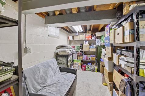 7005 Edgecliff Drive Parma OH 44134