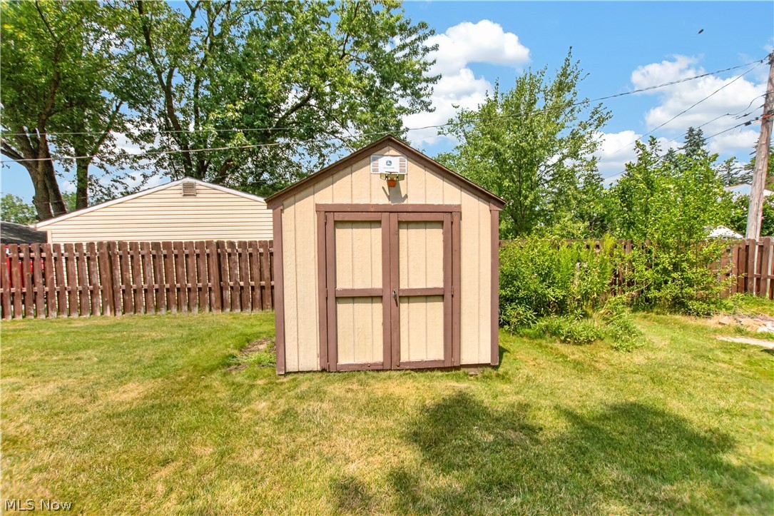 7005 Edgecliff Drive Parma OH 44134