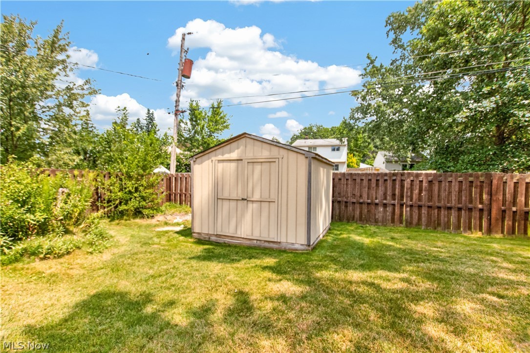 7005 Edgecliff Drive Parma OH 44134