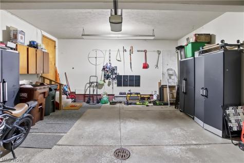 7005 Edgecliff Drive Parma OH 44134