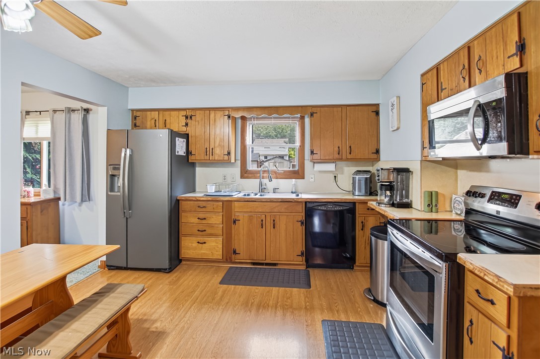 7005 Edgecliff Drive Parma OH 44134