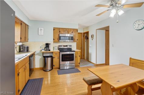 7005 Edgecliff Drive Parma OH 44134