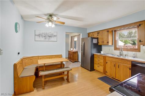 7005 Edgecliff Drive Parma OH 44134