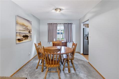 7005 Edgecliff Drive Parma OH 44134