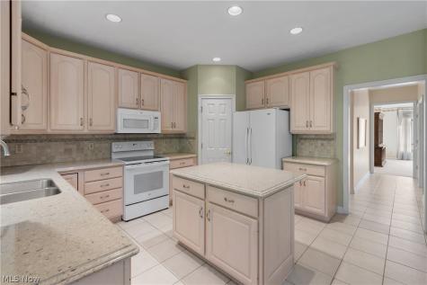 26982 Courtland Meadows Westlake OH 44145