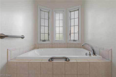26982 Courtland Meadows Westlake OH 44145