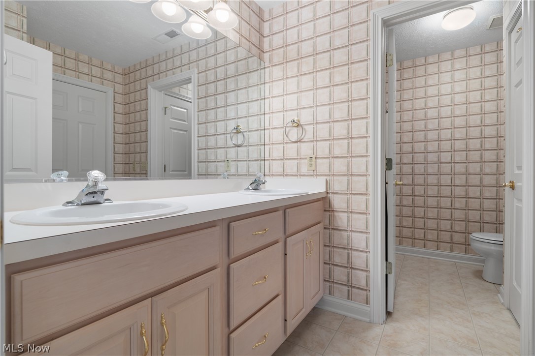 26982 Courtland Meadows Westlake OH 44145