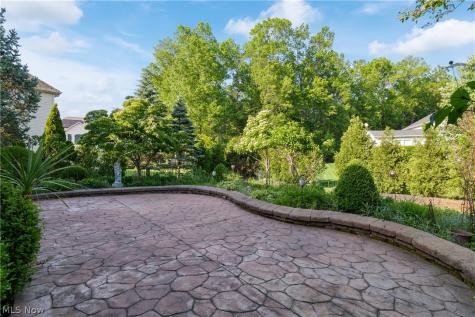 26982 Courtland Meadows Westlake OH 44145