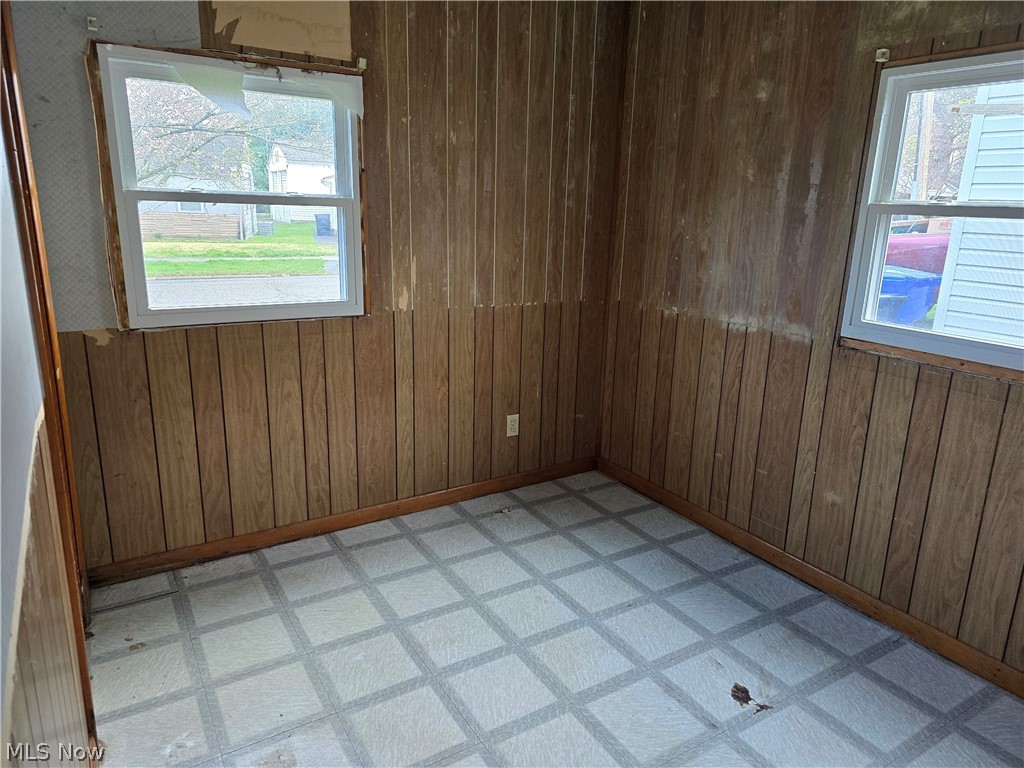 652 Ohio Avenue Mcdonald OH 44437