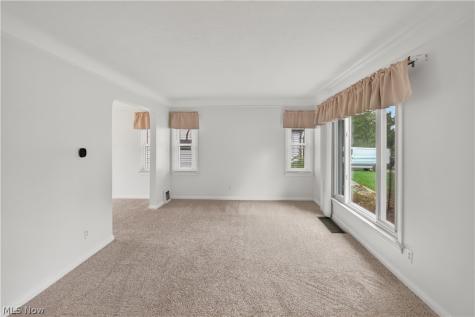 8120 Pelham Drive Parma OH 44129