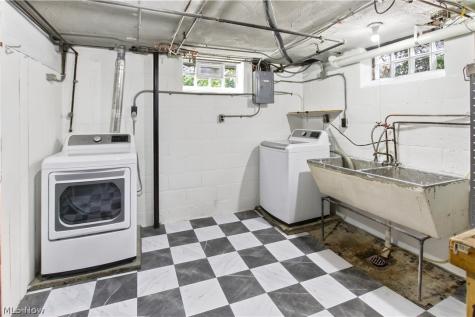8120 Pelham Drive Parma OH 44129