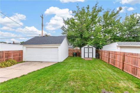 8120 Pelham Drive Parma OH 44129