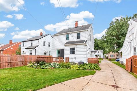 8120 Pelham Drive Parma OH 44129