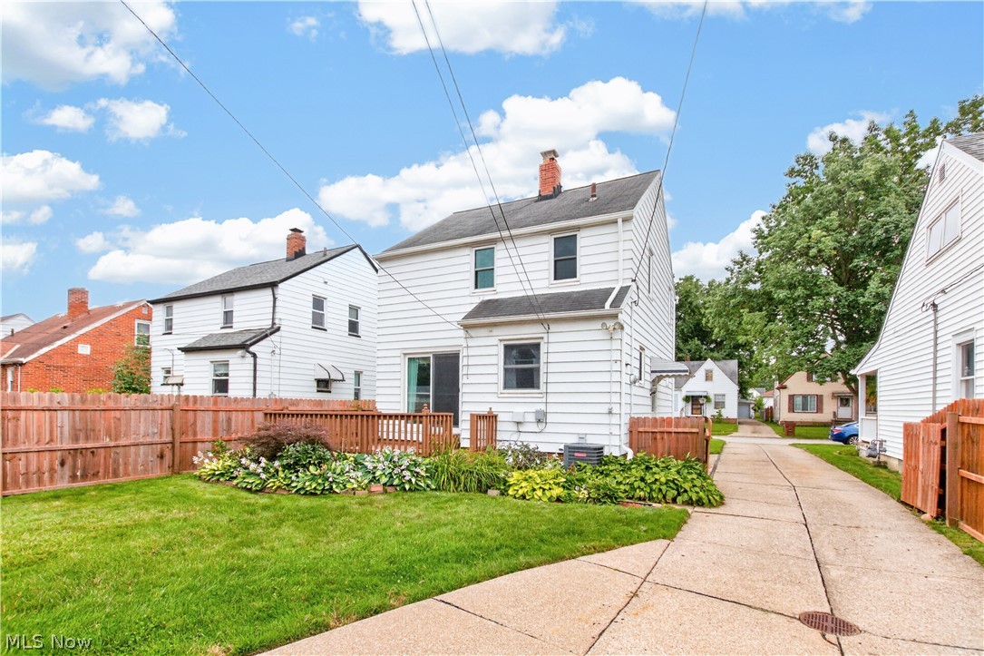 8120 Pelham Drive Parma OH 44129