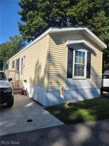 17 Westwoods Amherst OH 44001