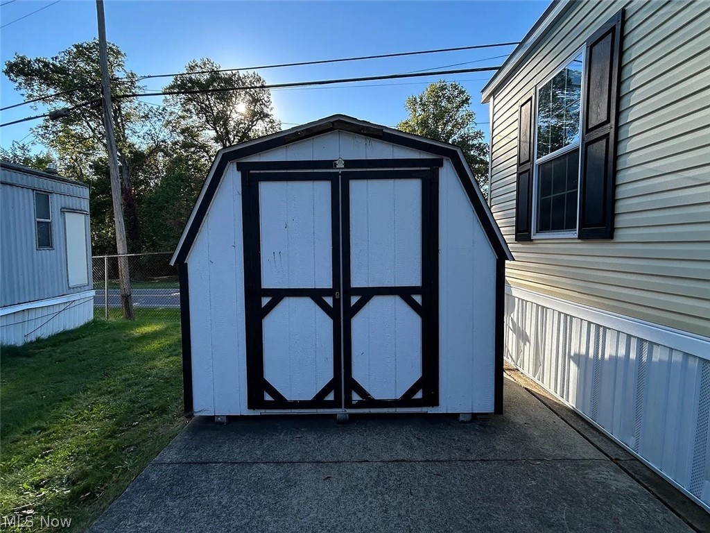 17 Westwoods Amherst OH 44001