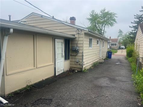 4433 E 158th Street Cleveland OH 44128