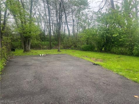 4433 E 158th Street Cleveland OH 44128