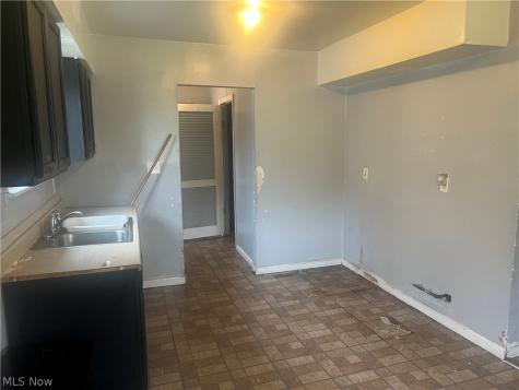 4433 E 158th Street Cleveland OH 44128