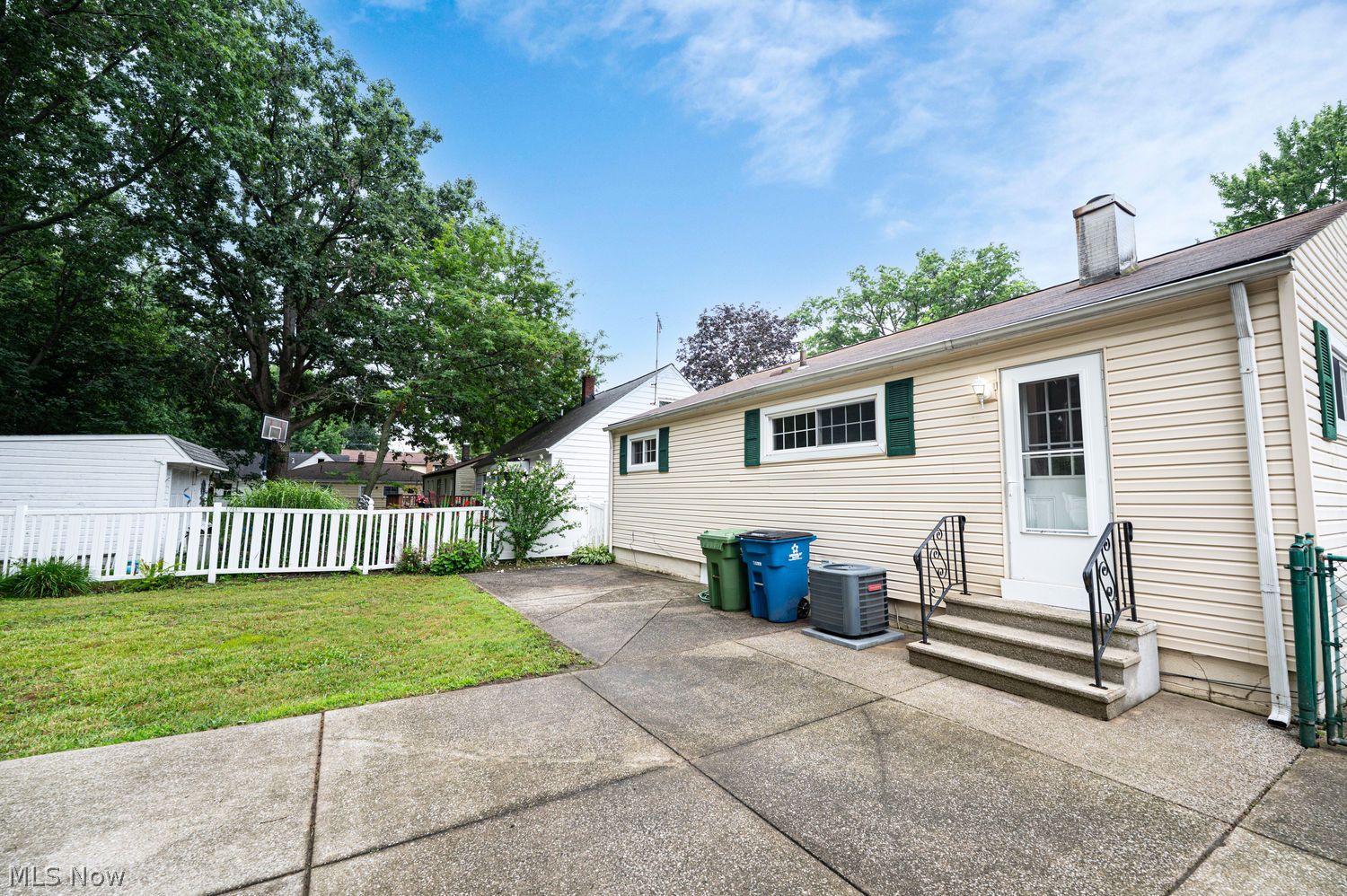 1289 Waverly Road Eastlake OH 44095