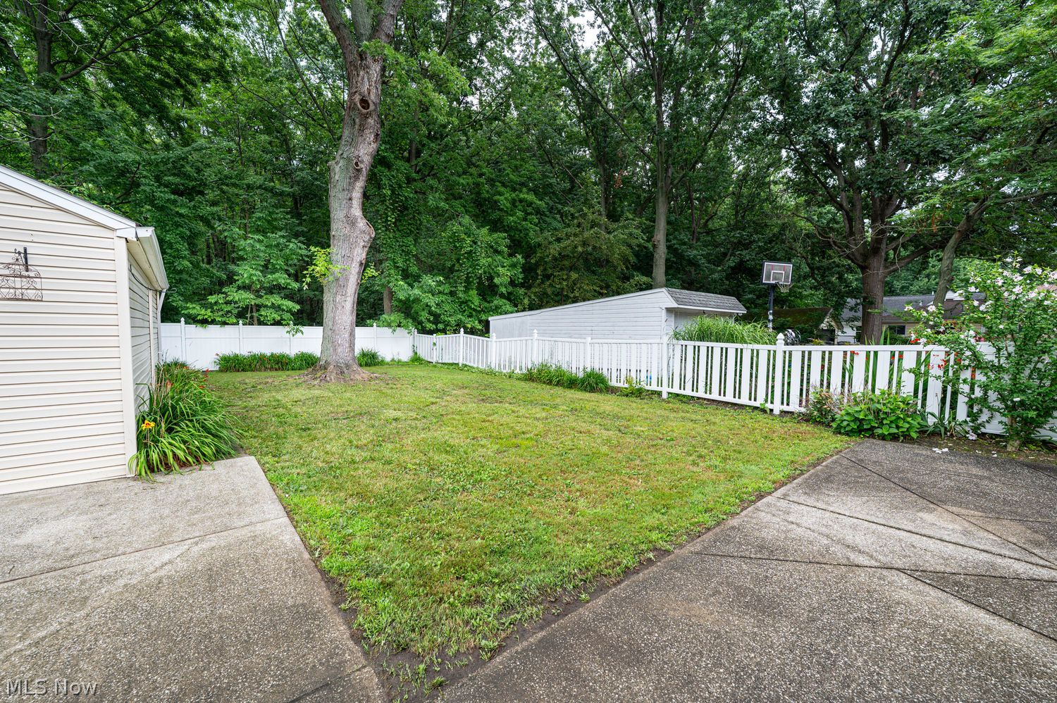 1289 Waverly Road Eastlake OH 44095