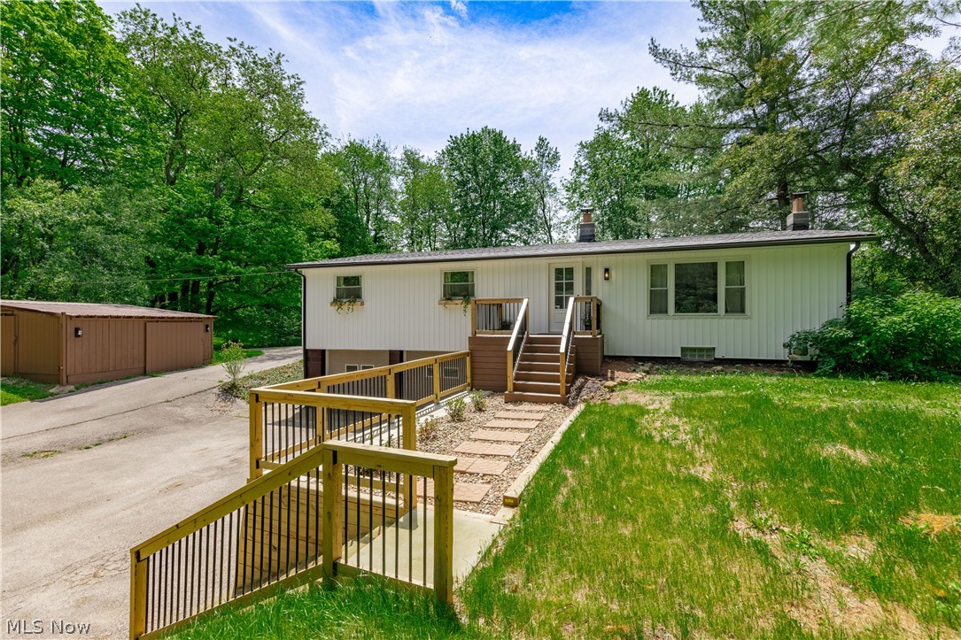 12133 Snow Road Burton OH 44021