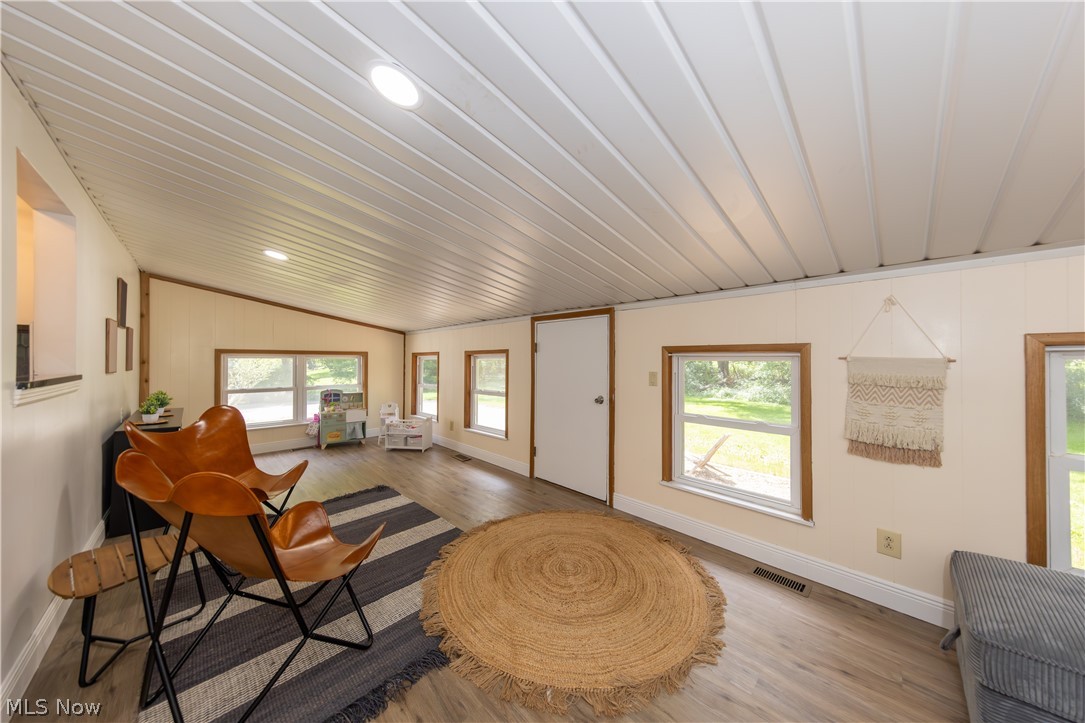 12133 Snow Road Burton OH 44021