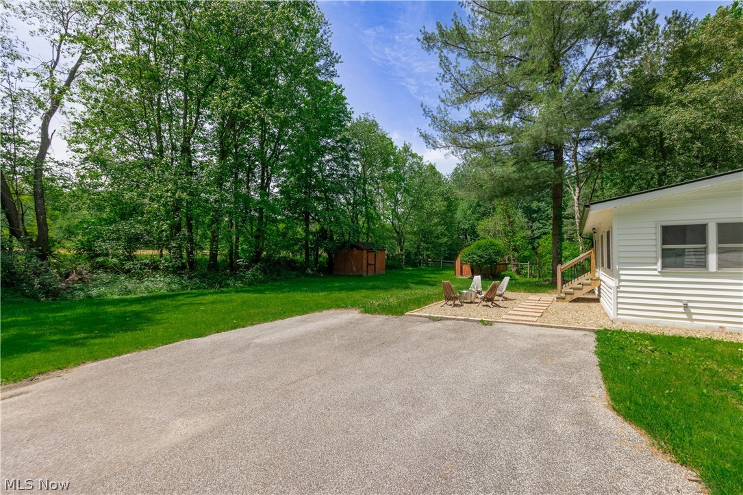 12133 Snow Road Burton OH 44021