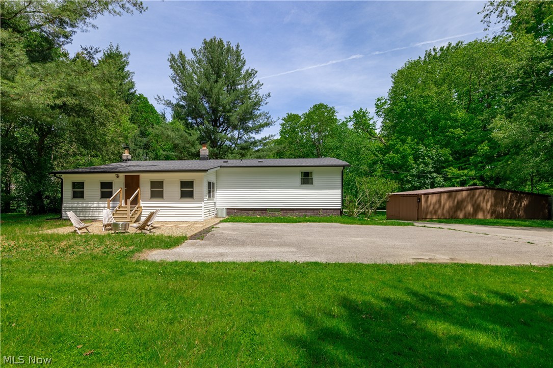 12133 Snow Road Burton OH 44021