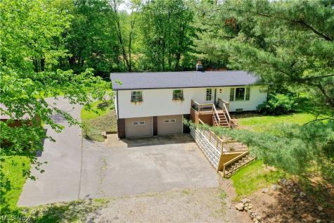 12133 Snow Road Burton OH 44021