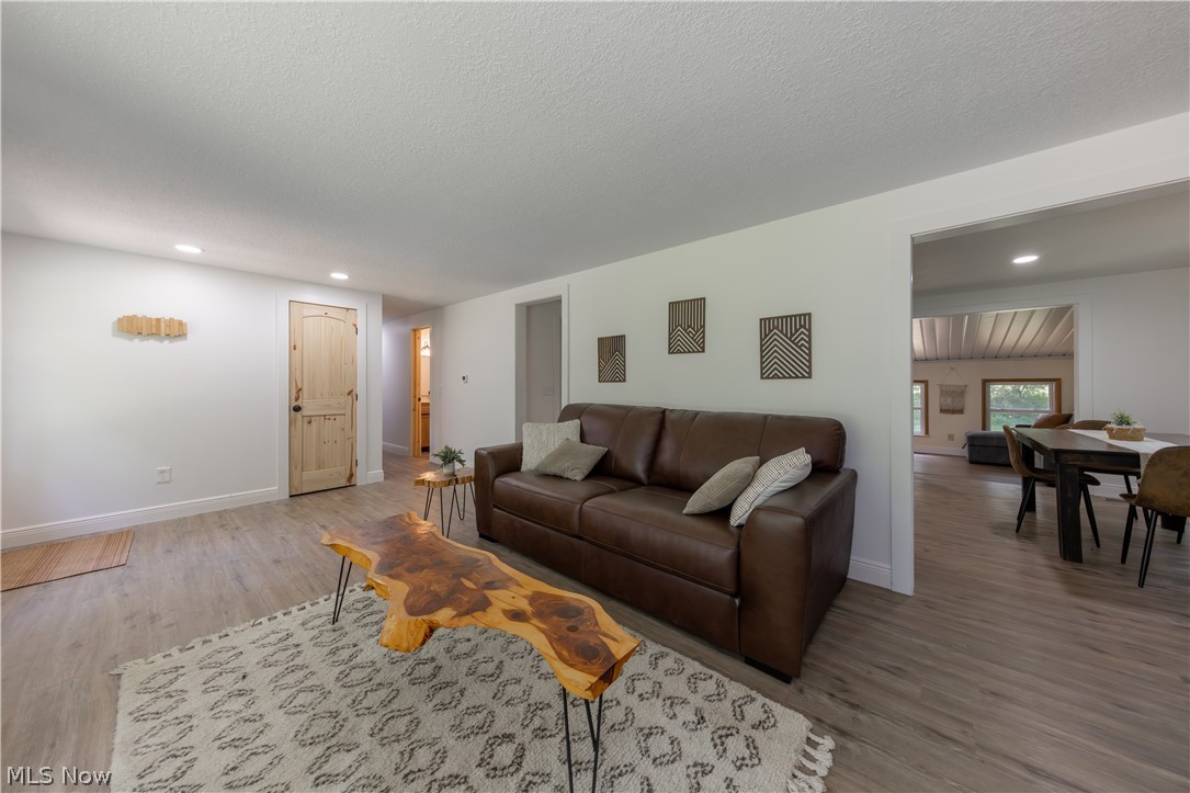 12133 Snow Road Burton OH 44021