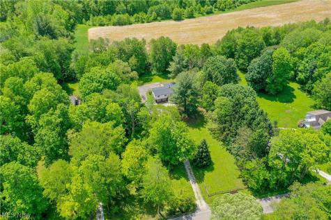 12133 Snow Road Burton OH 44021