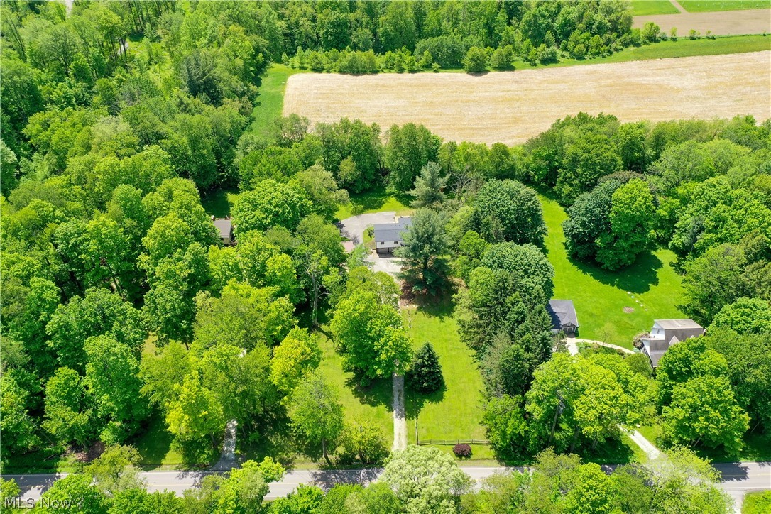 12133 Snow Road Burton OH 44021