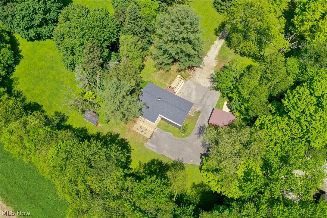 12133 Snow Road Burton OH 44021