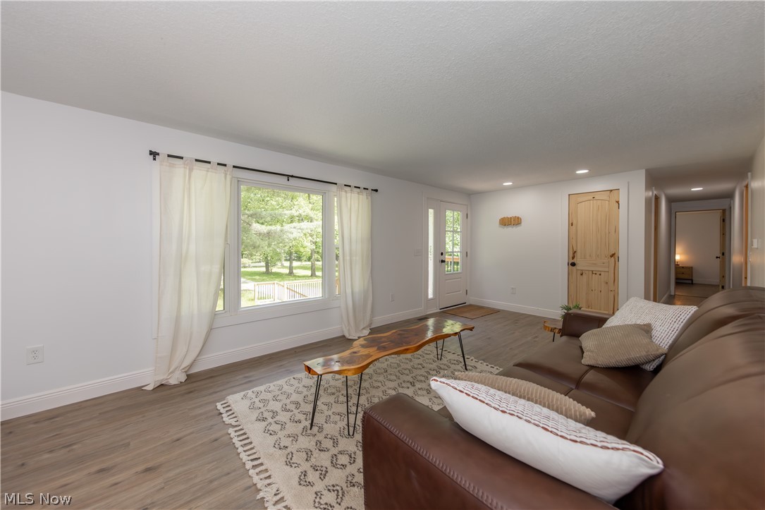 12133 Snow Road Burton OH 44021