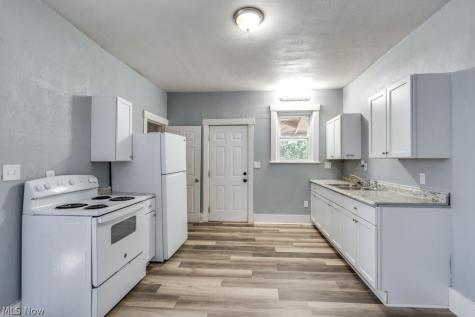 327 Schrock Place SW Massillon OH 44647
