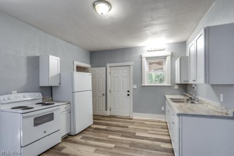 327 Schrock Place SW Massillon OH 44647