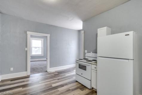 327 Schrock Place SW Massillon OH 44647