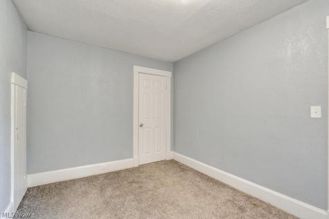 327 Schrock Place SW Massillon OH 44647